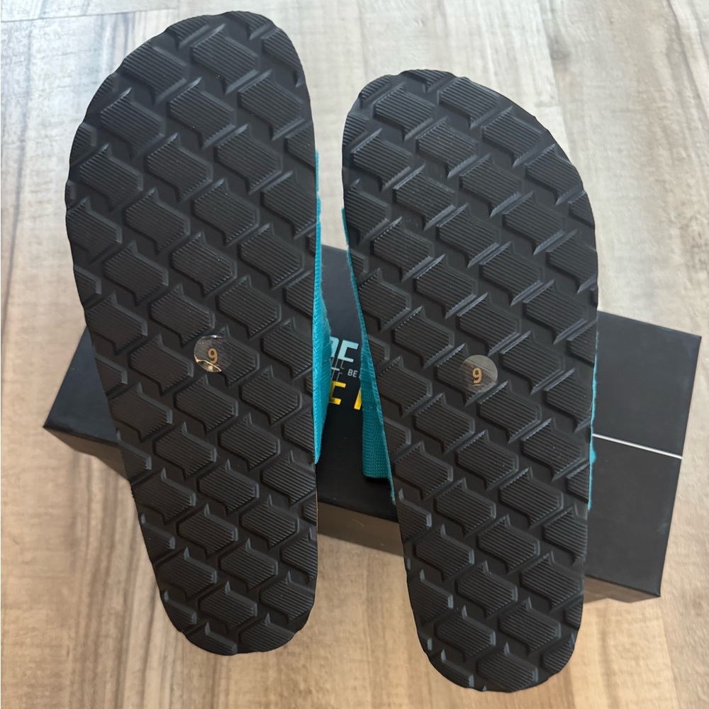 Women’s Calida Knit Contoured Sandals - Picture 5 of 5